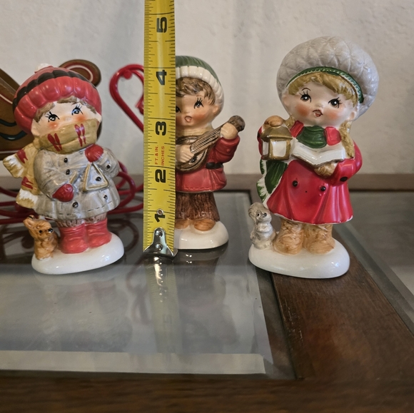 Vintage 1950's Napcoware Christmas caroling trio with hand painted sleigh. - Picture 10 of 15
